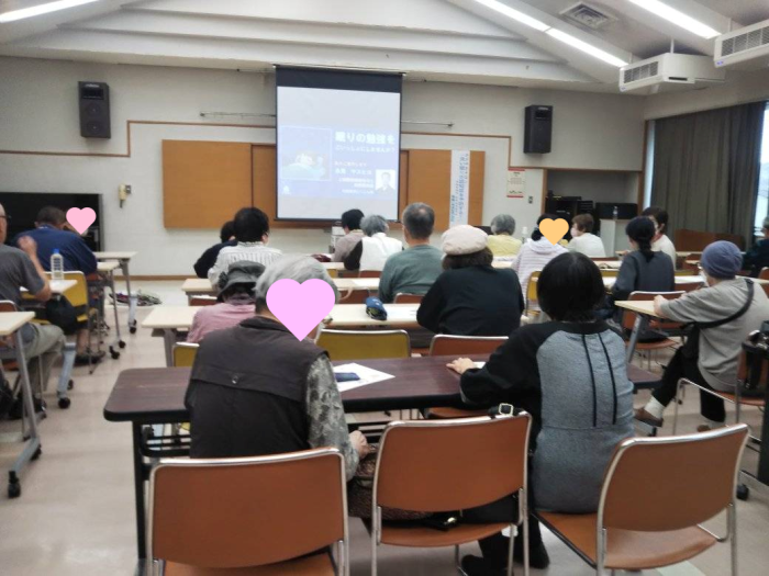 睡眠健康講座・開始前のひとこまー(プライバシー配慮のため画像を一部加工しています)