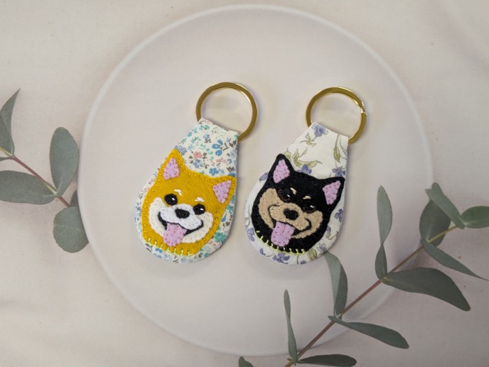 オリジナルアップリケキーホルダーになります